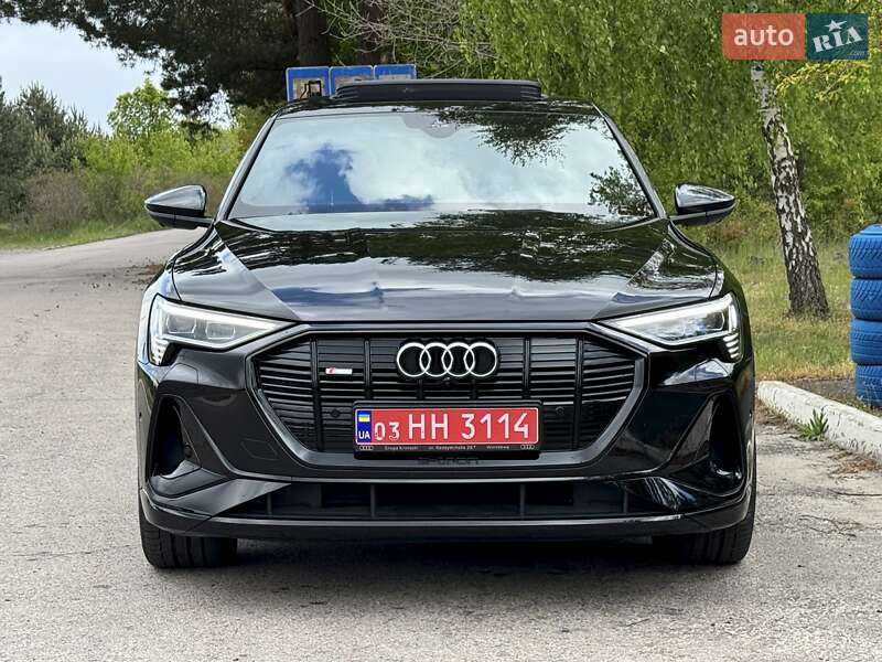 Позашляховик / Кросовер Audi e-tron Sportback 2021 в Києві