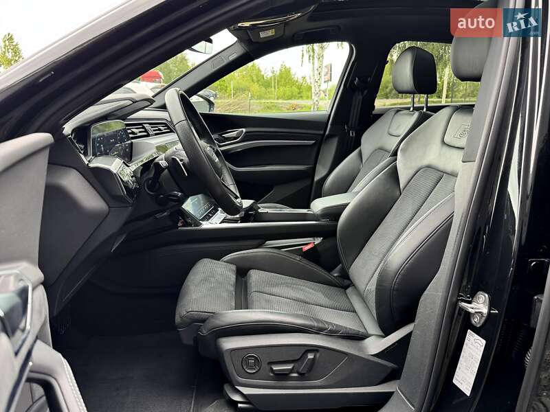 Позашляховик / Кросовер Audi e-tron Sportback 2021 в Києві