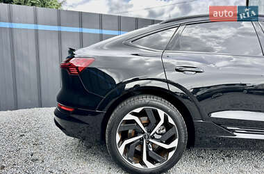Позашляховик / Кросовер Audi e-tron Sportback 2021 в 