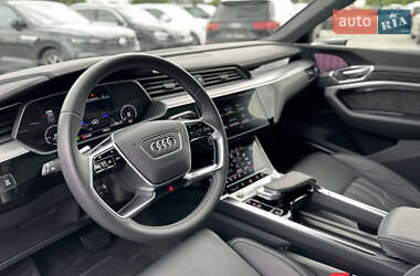 Позашляховик / Кросовер Audi e-tron Sportback 2021 в 