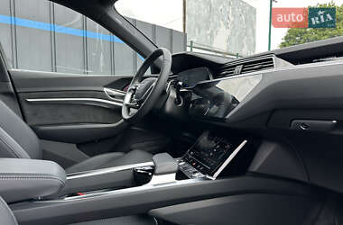 Позашляховик / Кросовер Audi e-tron Sportback 2021 в 