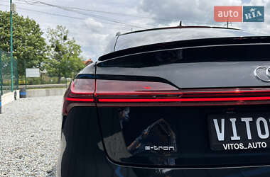 Позашляховик / Кросовер Audi e-tron Sportback 2021 в 