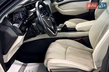 Внедорожник / Кроссовер Audi e-tron Sportback 2021 в 