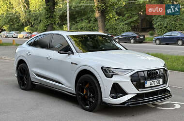 Позашляховик / Кросовер Audi e-tron Sportback 2020 в 