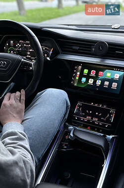 Позашляховик / Кросовер Audi e-tron Sportback 2020 в 