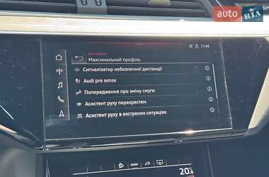 Позашляховик / Кросовер Audi e-tron Sportback 2023 в 