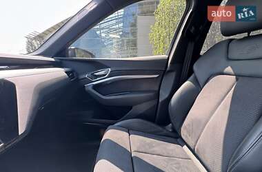 Позашляховик / Кросовер Audi e-tron Sportback 2023 в 