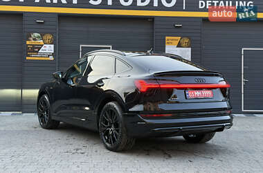 Позашляховик / Кросовер Audi e-tron Sportback 2022 в 