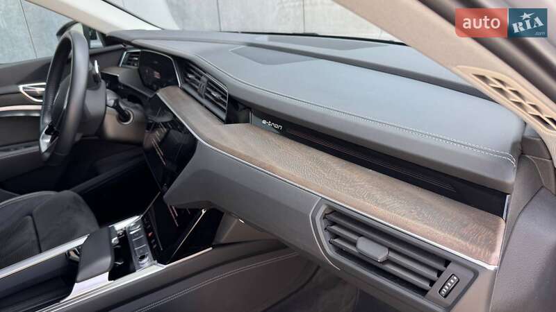 Внедорожник / Кроссовер Audi e-tron Sportback 2020 в Львове фото 28 Внедорожник / Кроссовер Audi e-tron Sportback 2020 в Львове