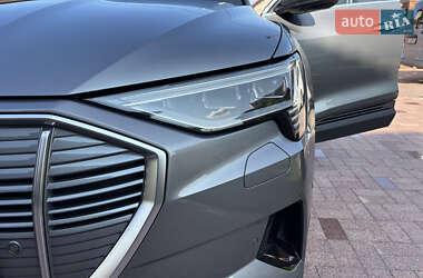 Позашляховик / Кросовер Audi e-tron Sportback 2021 в 