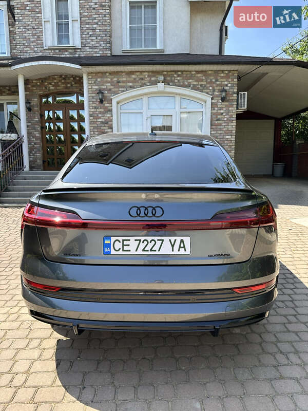Позашляховик / Кросовер Audi e-tron Sportback 2021 в Чернівцях