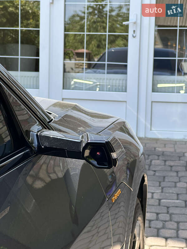 Позашляховик / Кросовер Audi e-tron Sportback 2021 в Чернівцях