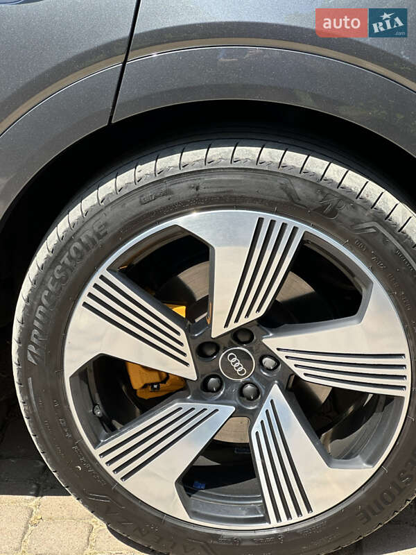 Позашляховик / Кросовер Audi e-tron Sportback 2021 в Чернівцях