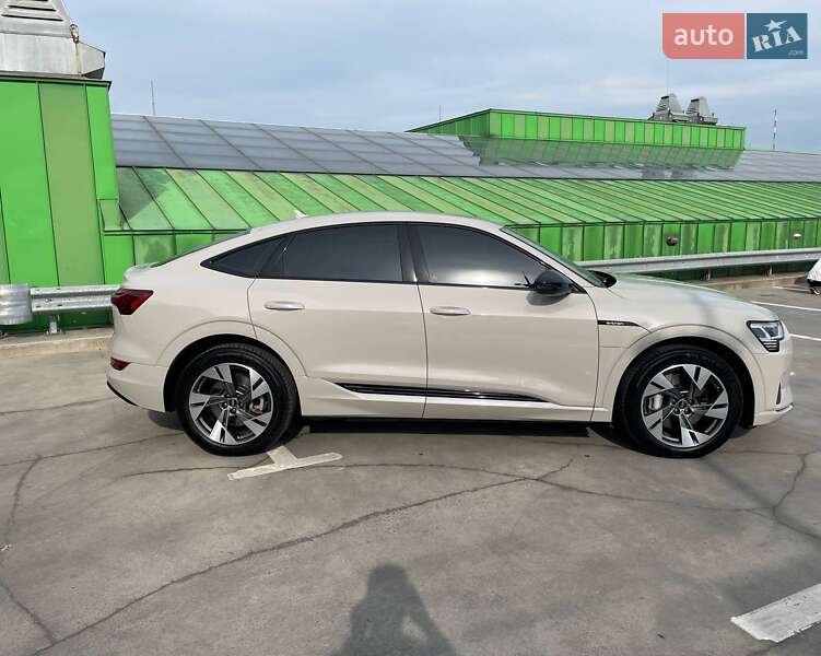 Внедорожник / Кроссовер Audi e-tron Sportback 2021 в Киеве