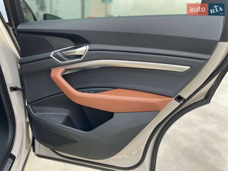 Внедорожник / Кроссовер Audi e-tron Sportback 2021 в Киеве