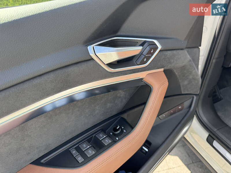 Внедорожник / Кроссовер Audi e-tron Sportback 2020 в Стрые