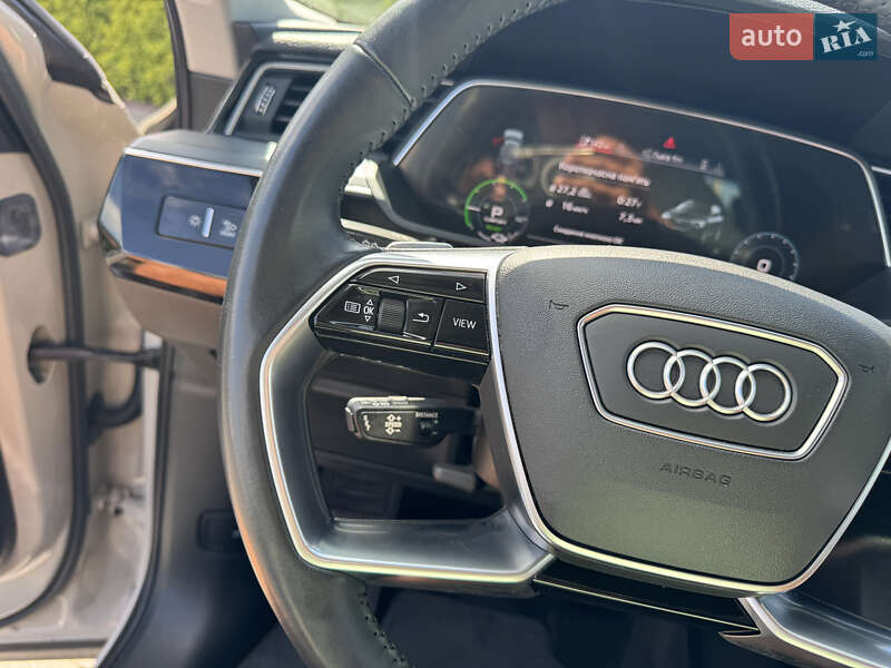 Внедорожник / Кроссовер Audi e-tron Sportback 2020 в Стрые