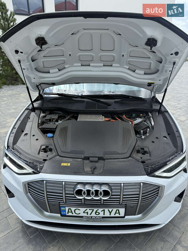 Позашляховик / Кросовер Audi e-tron Sportback 2020 в Луцьку