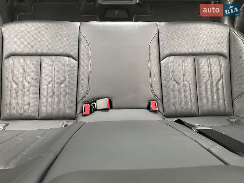Позашляховик / Кросовер Audi e-tron Sportback 2020 в Києві