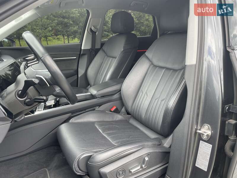 Позашляховик / Кросовер Audi e-tron Sportback 2020 в Києві