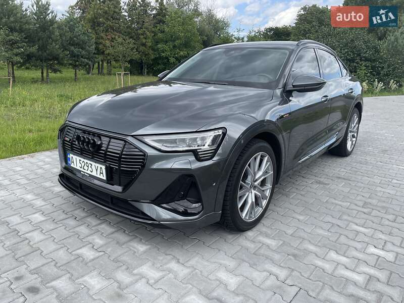 Позашляховик / Кросовер Audi e-tron Sportback 2020 в Києві