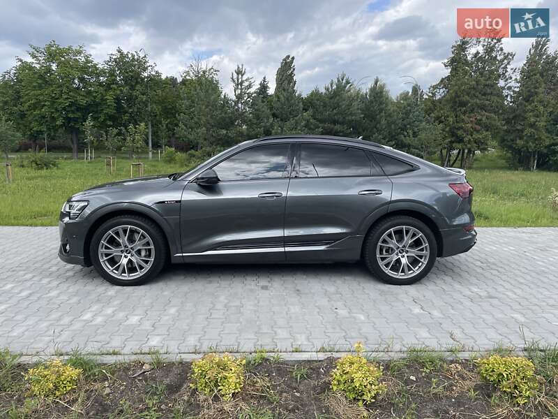 Позашляховик / Кросовер Audi e-tron Sportback 2020 в Києві