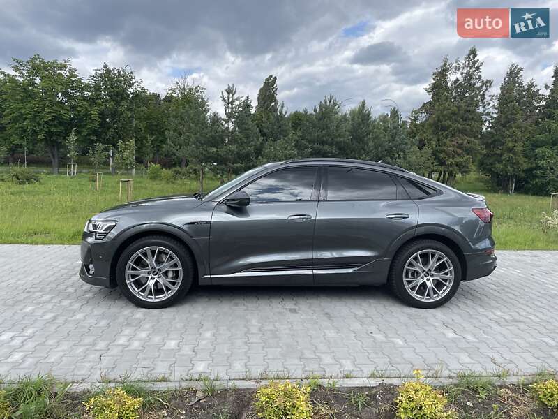 Позашляховик / Кросовер Audi e-tron Sportback 2020 в Києві