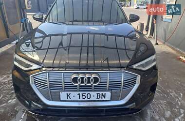 Позашляховик / Кросовер Audi e-tron Sportback 2020 в 