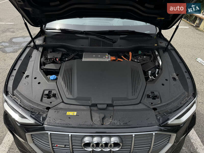Внедорожник / Кроссовер Audi e-tron Sportback 2021 в Киеве