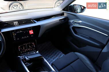 Позашляховик / Кросовер Audi e-tron Sportback 2022 в Львові