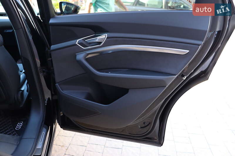 Внедорожник / Кроссовер Audi e-tron Sportback 2022 в Львове