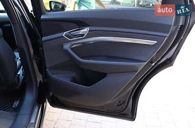 Внедорожник / Кроссовер Audi e-tron Sportback 2022 в 