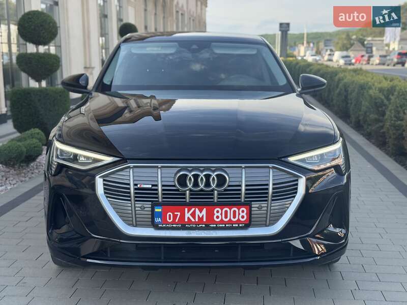 Позашляховик / Кросовер Audi e-tron Sportback 2021 в Мукачевому