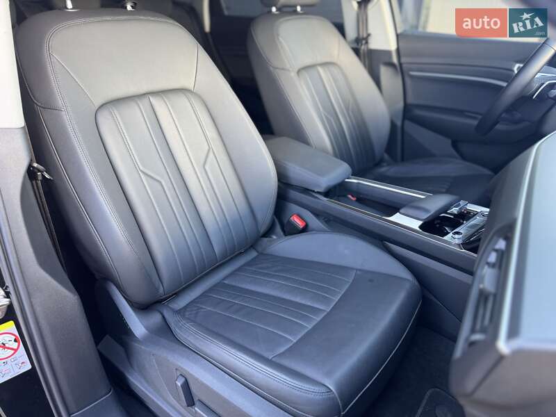 Позашляховик / Кросовер Audi e-tron Sportback 2021 в Мукачевому