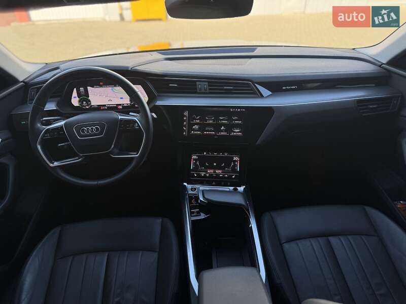 Позашляховик / Кросовер Audi e-tron Sportback 2021 в Мукачевому