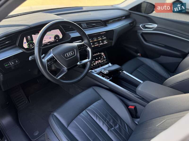 Позашляховик / Кросовер Audi e-tron Sportback 2021 в Мукачевому
