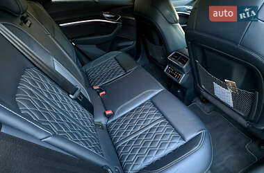 Внедорожник / Кроссовер Audi e-tron Sportback 2021 в 