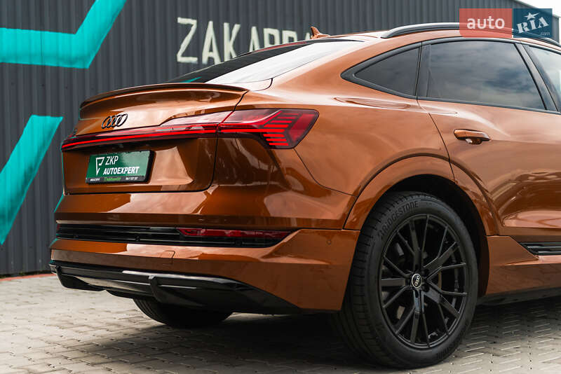 Позашляховик / Кросовер Audi e-tron Sportback 2022 в Мукачевому