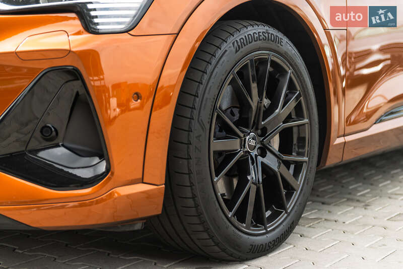 Позашляховик / Кросовер Audi e-tron Sportback 2022 в Мукачевому