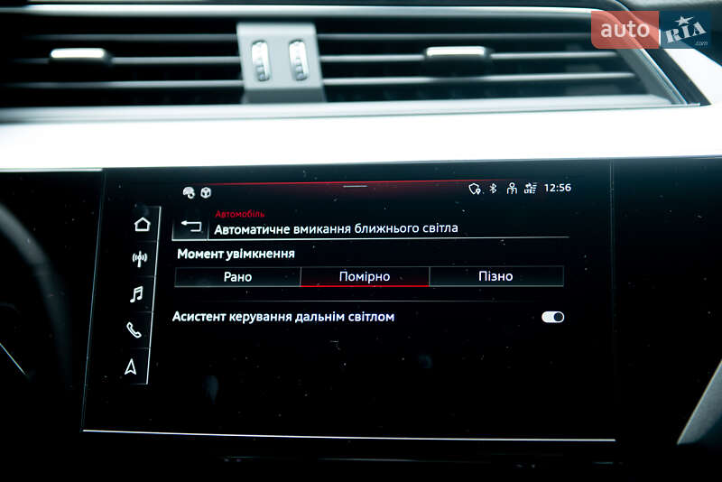 Позашляховик / Кросовер Audi e-tron Sportback 2022 в Мукачевому