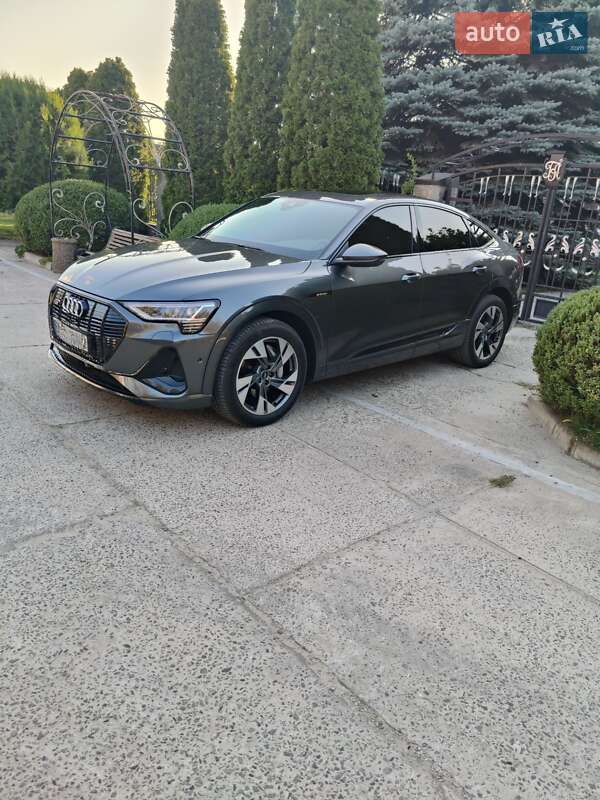Позашляховик / Кросовер Audi e-tron Sportback 2021 в Дніпрі фото 12 Позашляховик / Кросовер Audi e-tron Sportback 2021 в Дніпрі