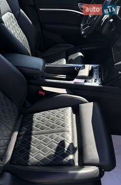 Внедорожник / Кроссовер Audi e-tron Sportback 2022 в 