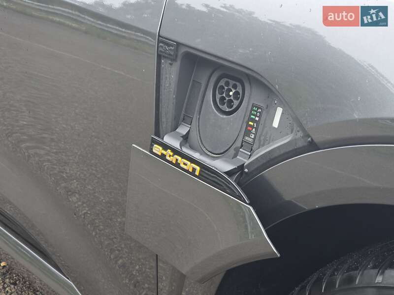 Позашляховик / Кросовер Audi e-tron Sportback 2020 в Ковелі