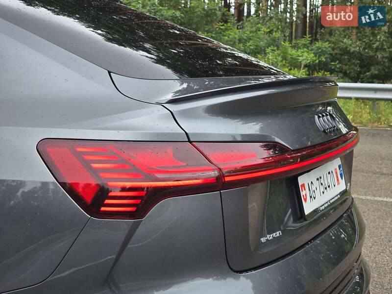 Позашляховик / Кросовер Audi e-tron Sportback 2020 в Ковелі