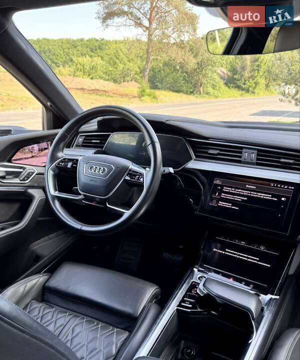 Позашляховик / Кросовер Audi e-tron Sportback 2020 в Ужгороді