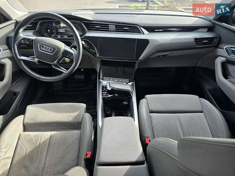 Позашляховик / Кросовер Audi e-tron Sportback 2020 в Дніпрі