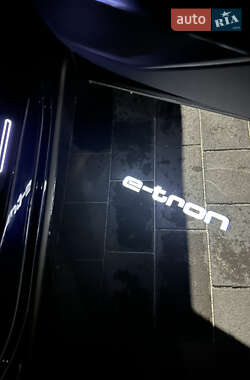 Внедорожник / Кроссовер Audi e-tron Sportback 2020 в 