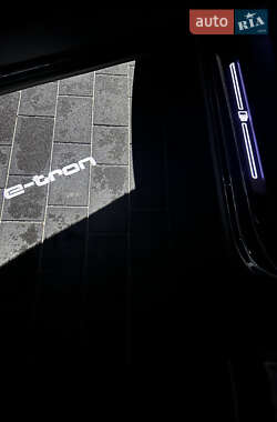 Внедорожник / Кроссовер Audi e-tron Sportback 2020 в 