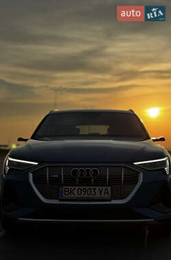 Внедорожник / Кроссовер Audi e-tron Sportback 2020 в 