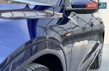Внедорожник / Кроссовер Audi e-tron Sportback 2021 в 